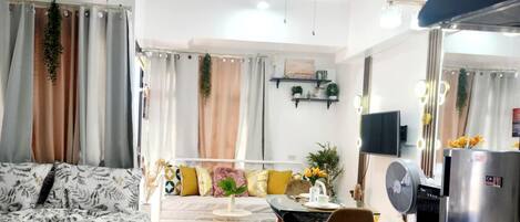 1 habitación, tabla de planchar con plancha, wifi y ropa de cama