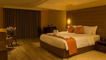 Bộ đồ giường cao cấp, chăn bông, nệm cao su hoạt tính (memory foam)