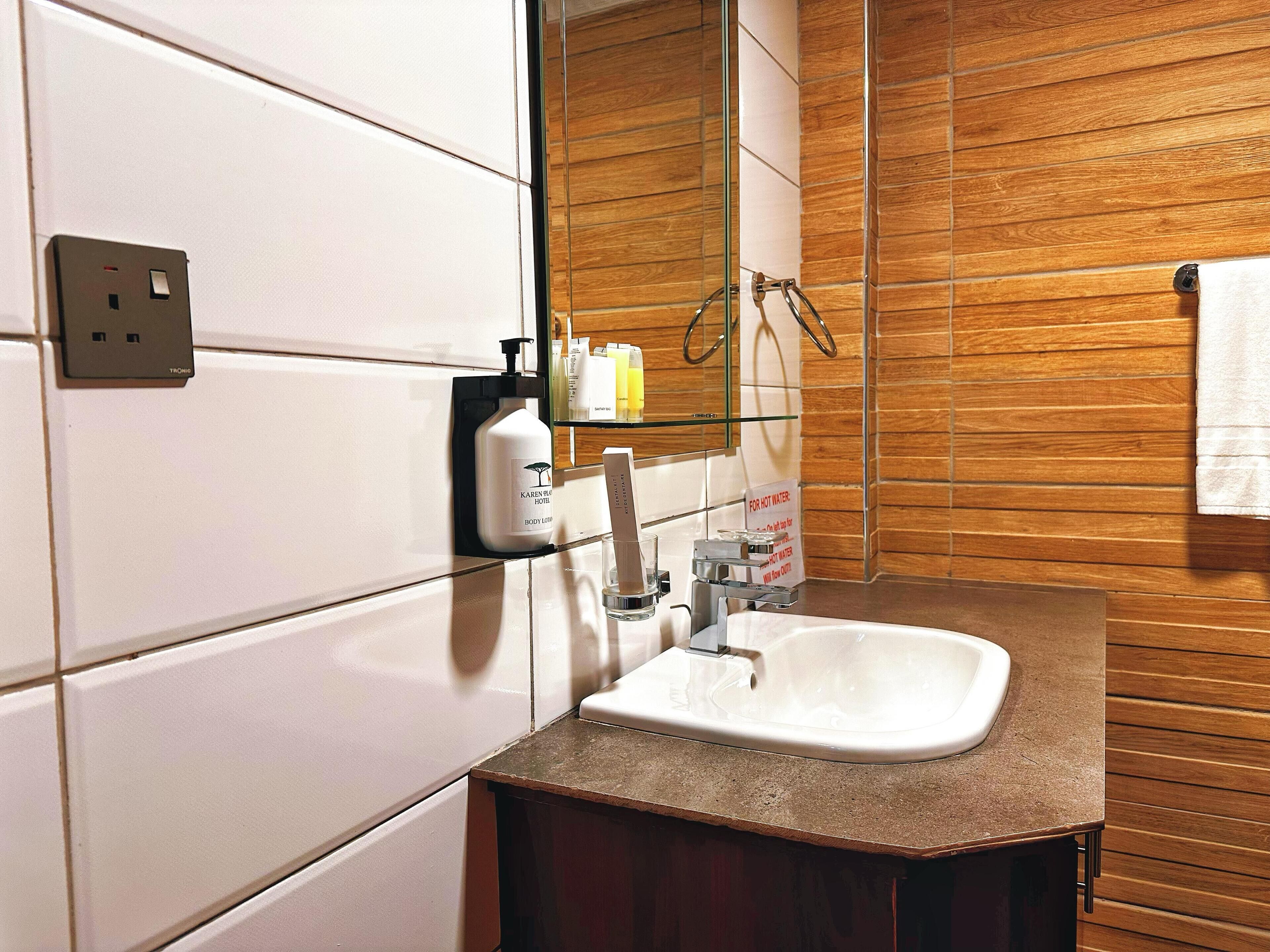 Bathroom sink