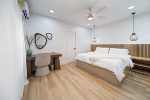 1 bedroom, iron/ironing board, WiFi - Mediterranean Villa Vibes #1 at East Downtown (Houston)