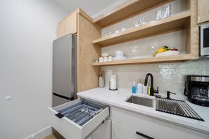 Microwave - Mediterranean Villa Vibes #1 at East Downtown (Houston)