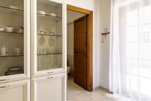 Interior - GuestHost Dreamy Stintino: Seafront, A/C & Parking (Stintino)