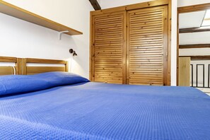 3 chambres, fer et planche Ă repasser, draps fournis
