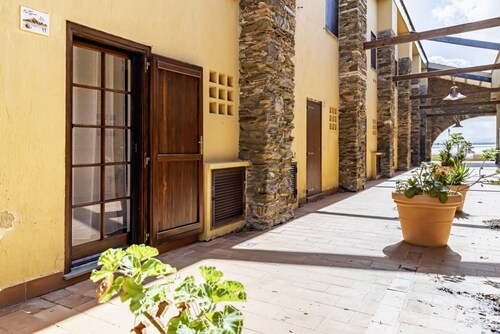 GuestHost Dreamy Stintino: Seafront, A/C & Parking