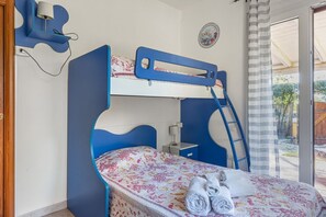 Iron/ironing board, WiFi