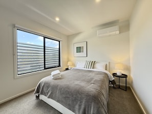 3 bedrooms, iron/ironing board, free WiFi, bed sheets