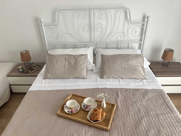 Appartement (Two Bedroom Apartment With Balcony) | 5 slaapkamers, geluiddichte muren, babybedden (toeslag), gratis wifi