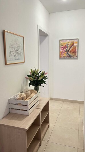 Appartement (Two Bedroom Apartment With Balcony) | Interieur