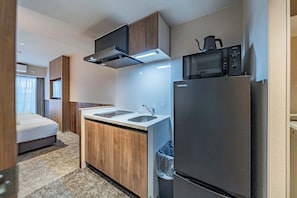 Chambre Triple Standard, non-fumeurs, balcon | Wi-Fi gratuit