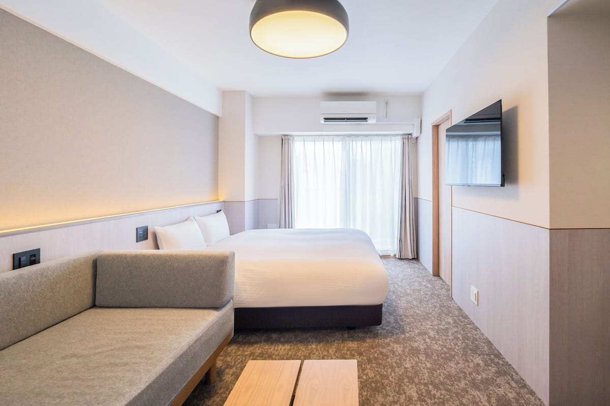 Habitación triple superior, no fumadores, balcón | Wifi gratis