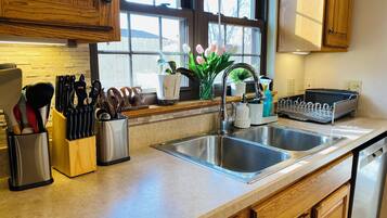 Microwave, oven, stovetop, dishwasher