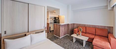 Chambre quadruple, non-fumeur, balcon | AccĂšs au Wi-Fi (inclus)