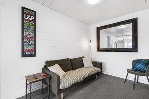 Smart TV - The Bunkers "Urban meets Rustic" (Te Awamutu)