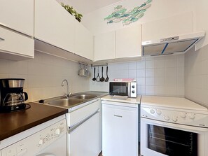 Refrigerador, microondas, horno y tostadora 