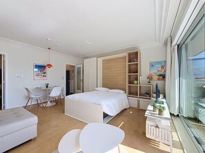 1 bedroom, WiFi - Cosy @ the beach studio with pool by Interhome (De Haan)