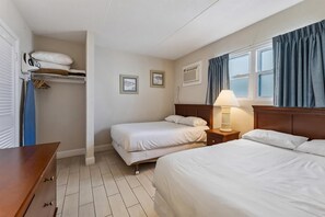 1 dormitorio, tabla de planchar con plancha, wifi gratis y ropa de cama