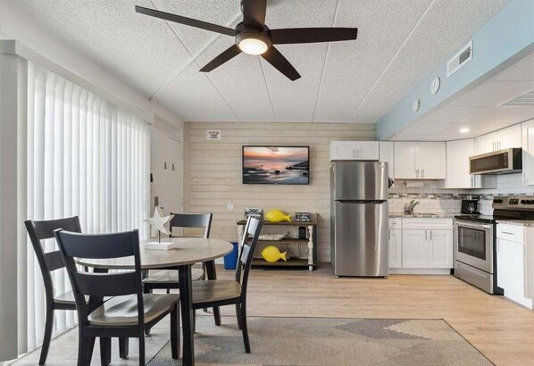 Fridge, oven, coffee/tea maker, blender