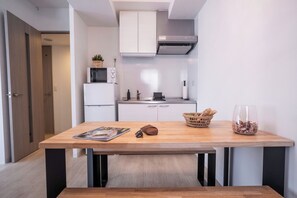 Classic Apart Daire, Sigara İçilmez (40D) | Özel mutfak | Tam boy buzdolabı, mikrodalga fırın, set üstü ocak 