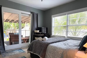 2 bedrooms, desk, iron/ironing board, free WiFi