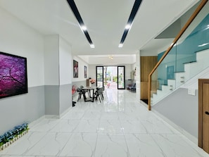 Casa adosada confort, varias habitaciones | Sala de estar