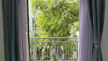 標準客房, 1 張加大雙人床, 空調, 花園景觀 | 熨斗/熨衣板、免費無線上網、床單
