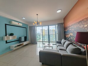 Living area - Amerin Suites Kuala Lumpur by VP (Seri Kembangan)
