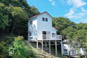 Exterior - Designer Island Villa with Stunning Panoramic Sea Views (Bizen)