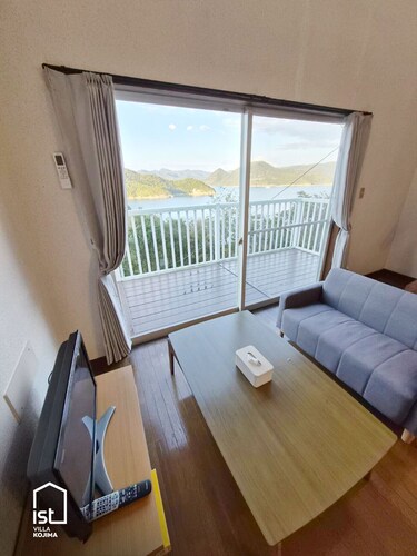 ist villa 04: Ocean Escape, Sleeps 3