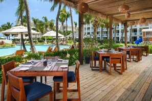 Outdoor dining - Three Garden Suites at Beach Resort | All-Inclusive & Poolside Fun, Watersports (The Bight Settlement)