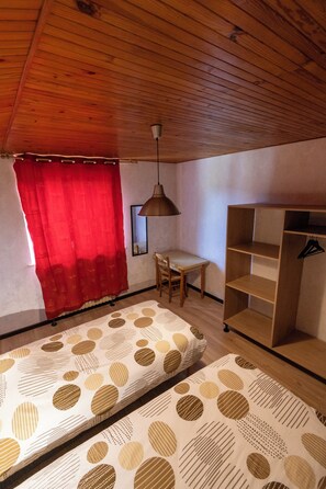 3 bedrooms, desk, iron/ironing board, travel cot