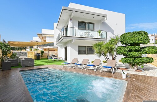 Casa Javi 8 pax in Platja de l Arenal