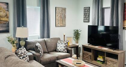Spur of the Moment Suite. Charming 2-bedroom apartment in Soldotna with WiFi