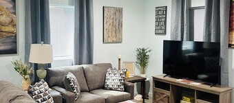 Spur of the Moment Suite. Charming 2-bedroom apartment in Soldotna with WiFi