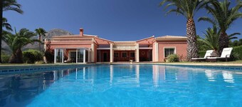 Mozamb in J vea With 4 Bedrooms and 3 Bathrooms