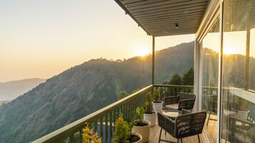 Victorian suit | Living area