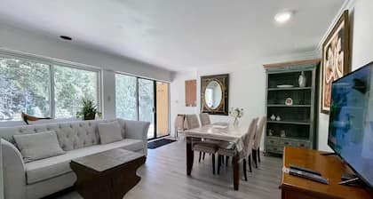 Cozy 2-Bedroom Suite in Prestigious West Vancouver