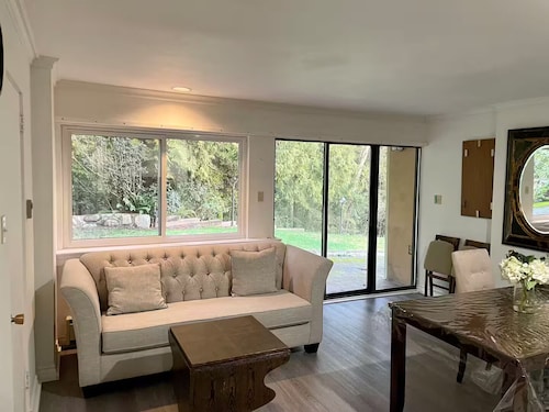 Cozy 2-Bedroom Suite in Prestigious West Vancouver