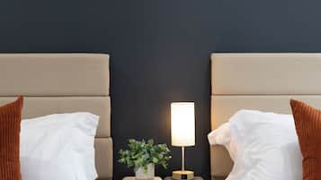 4 bedrooms, in-room safe, desk, travel crib