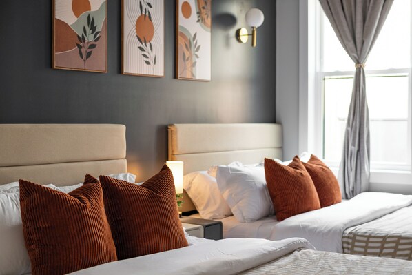 4 habitaciones, caja de seguridad en la habitación y escritorio