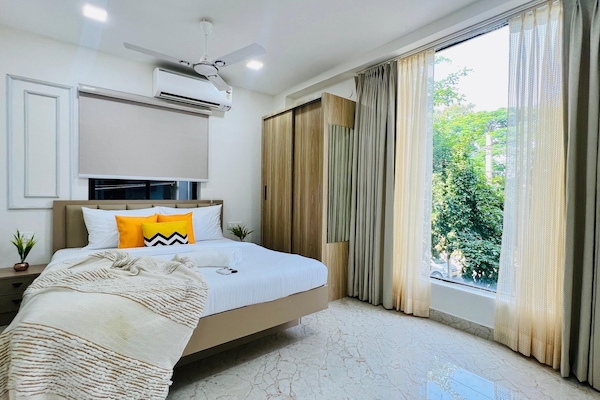 Free WiFi, bed sheets, wheelchair access