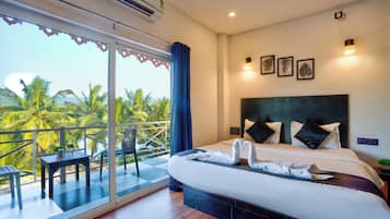 Deluxe Double Room | Pillow-top beds, blackout curtains, soundproofing, iron/ironing board