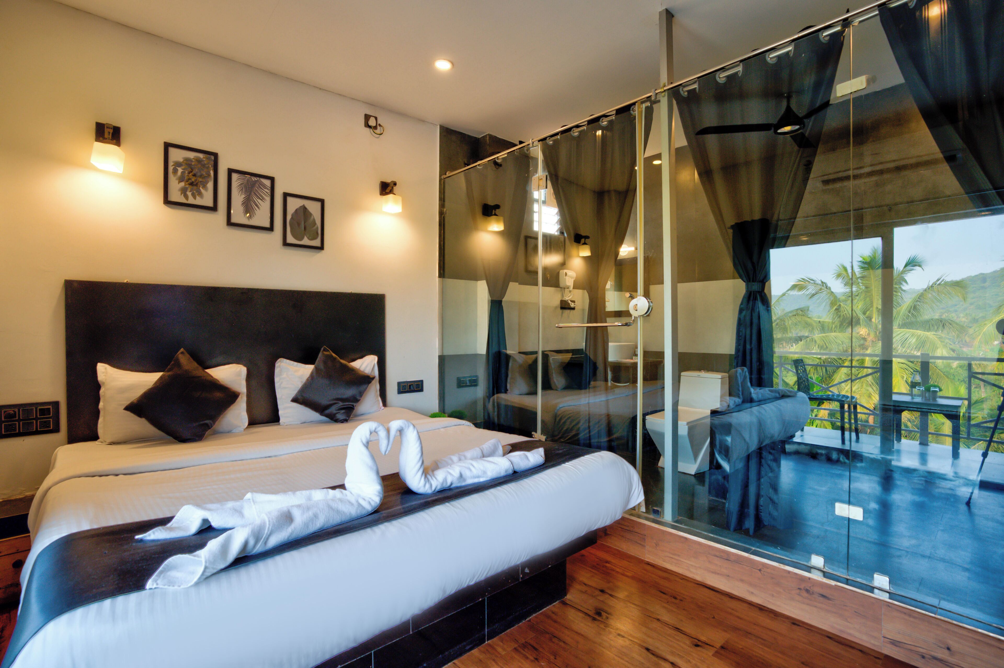 Deluxe Double Room | Pillowtop beds, blackout drapes, soundproofing, iron/ironing board