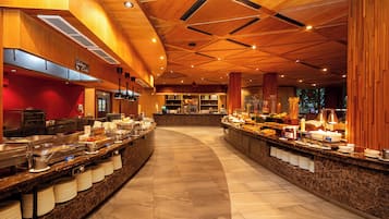 Daily buffet breakfast for a fee