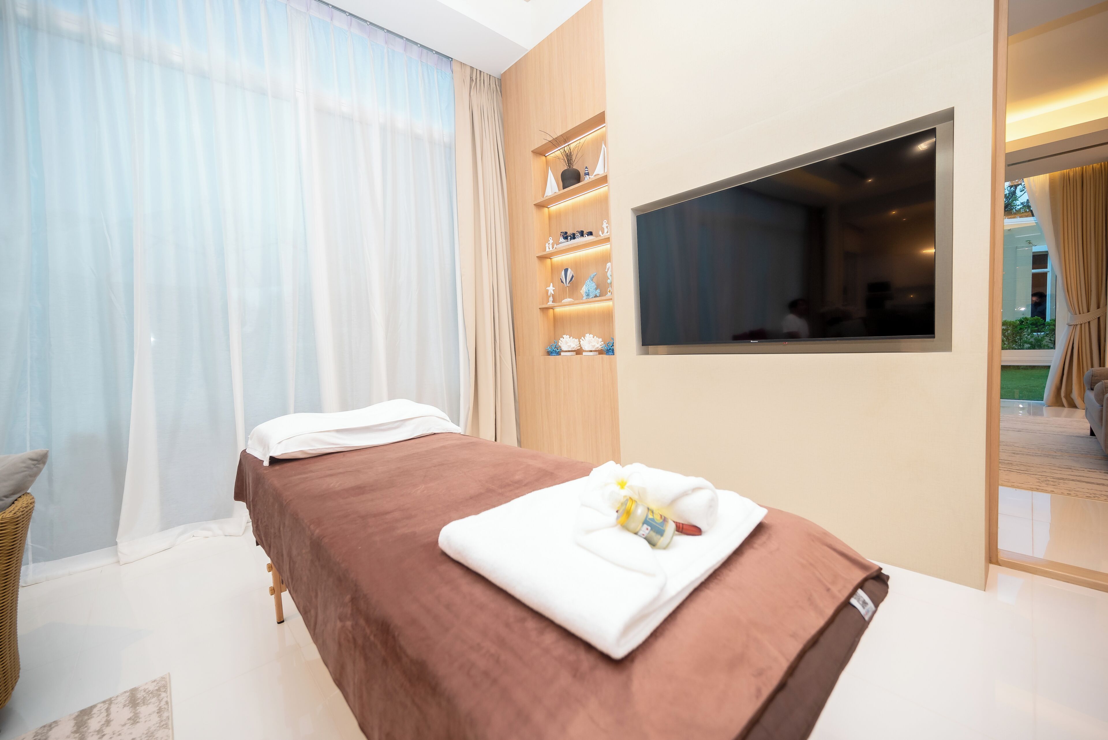 Swedish massages, Thai massages, massages