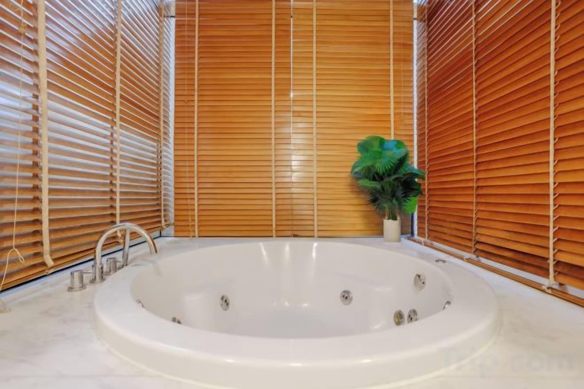 Bañera y ducha independientes, artículos de tocador gratuitos