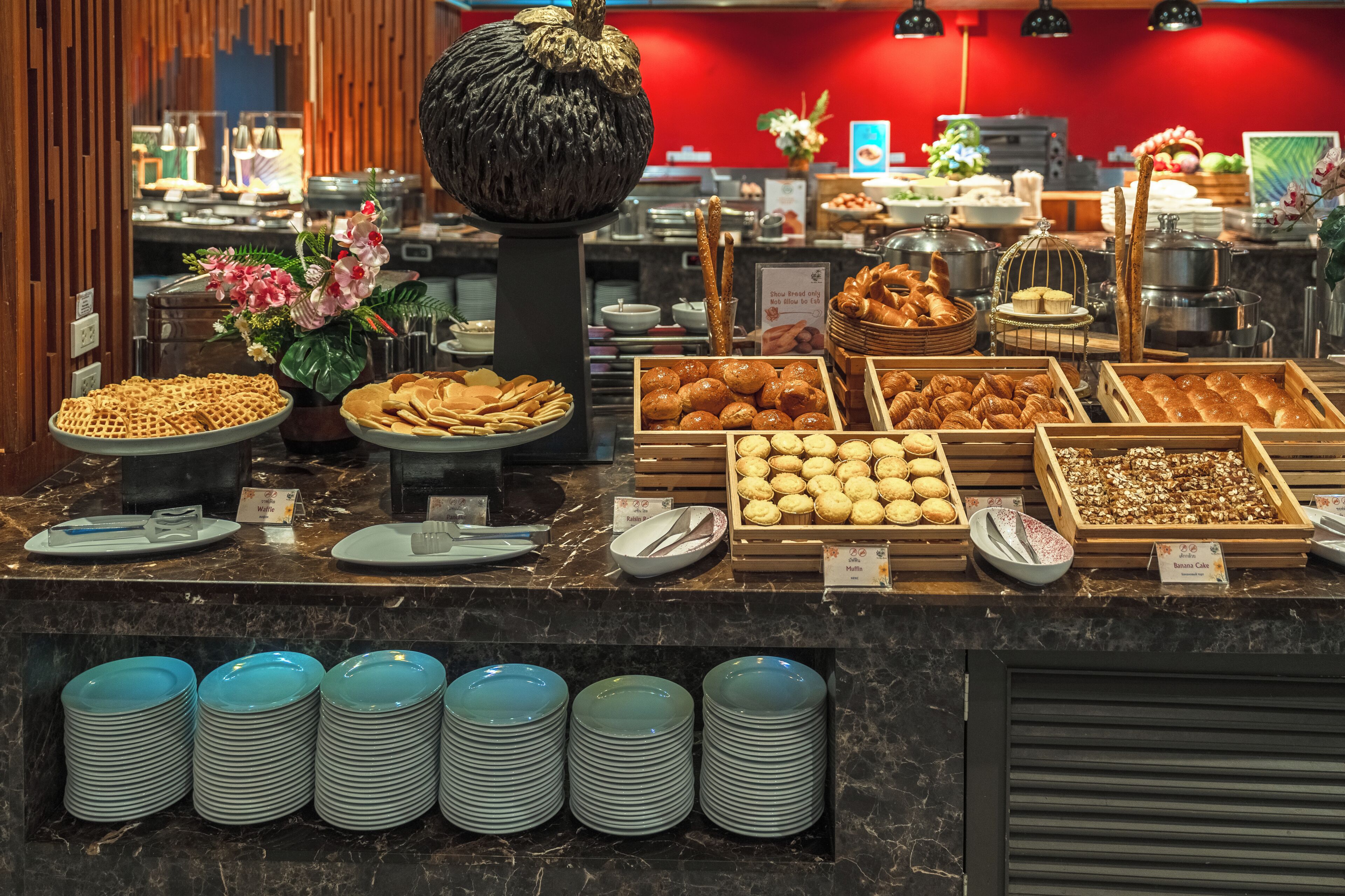 Petit déjeuner buffet servi tous les jours en supplément