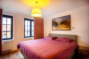 6 Schlafzimmer, Bügeleisen/Bügelbrett, WLAN