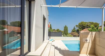Wunderschöne Villa mit Meerblick in Premantura