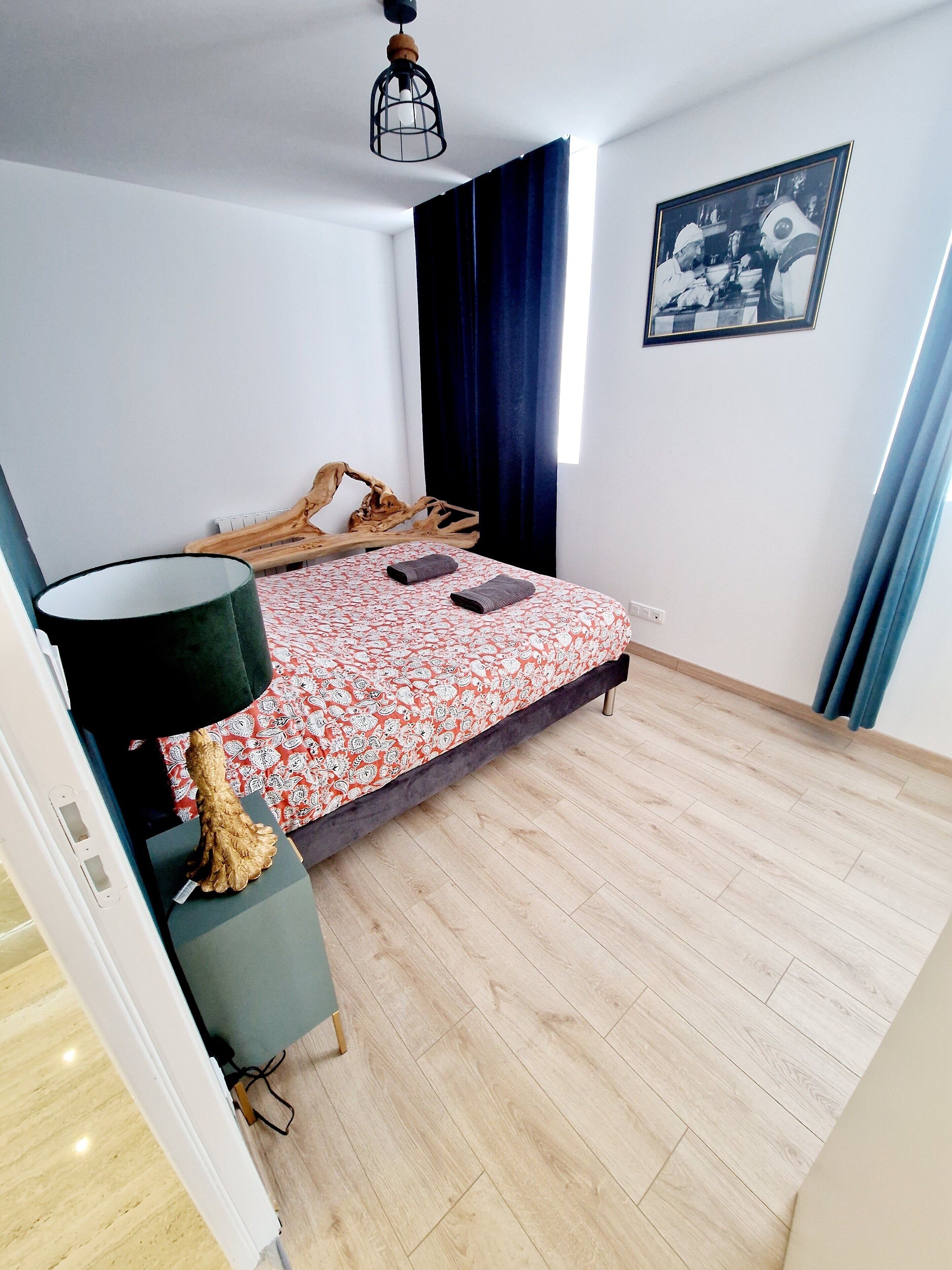 2 slaapkamers, reisbedje, wifi, beddengoed