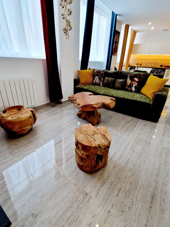 المنشأة من الداخل